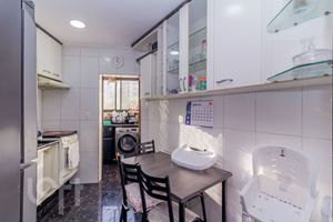 Image 21 - 872392
