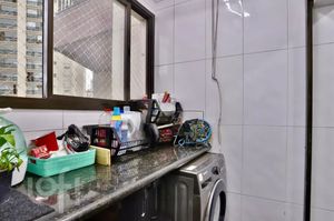 Image 3 - 872392