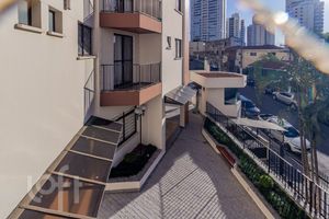 Image 6 - 872392