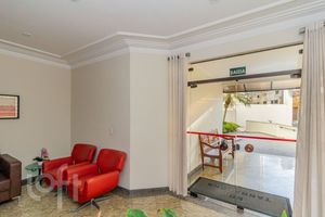 Image 30 - 872392