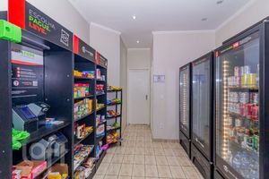 Image 37 - 872392