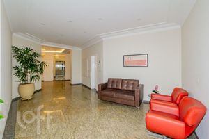 Image 33 - 872392