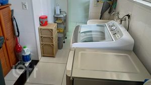 Image 17 - 872394