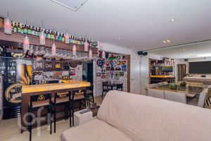 Image 3 - 872395
