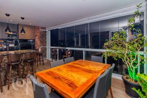 Image 11 - 872395