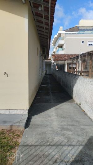 Image 12 - 872400