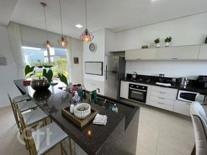 Image 4 - 872404