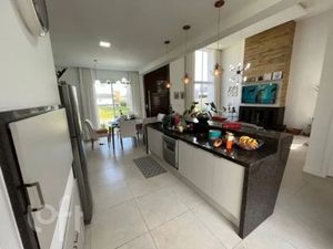 Image 6 - 872404