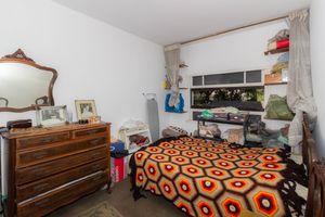 Image 8 - 872408
