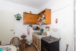 Image 16 - 872408