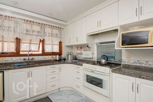 Image 3 - 872411