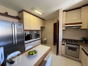 Image 7 - 872418