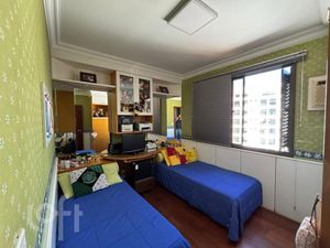 Image 21 - 872418