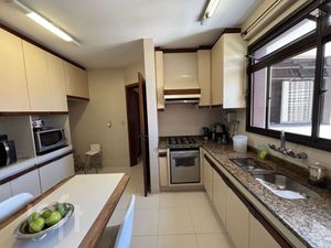 Image 9 - 872418