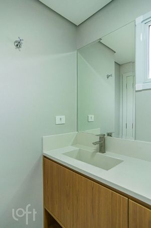 Image 21 - 872422