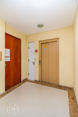 Image 19 - 872423