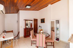Image 10 - 872423