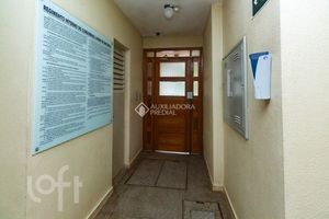 Image 8 - 872425