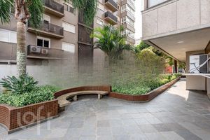Image 15 - 872435
