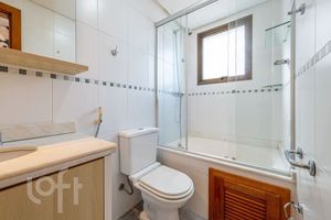 Image 4 - 872435
