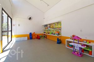 Image 37 - 872437