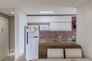 Image 12 - 872437
