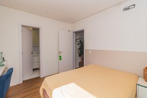 Image 16 - 872439