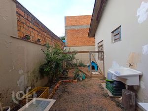 Image 23 - 872440