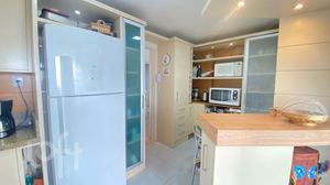 Image 32 - 872441