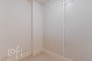 Image 27 - 872456
