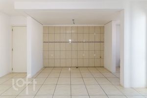 Image 1 - 872490
