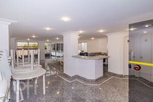 Image 36 - 872495