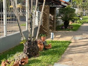 Image 15 - 872500