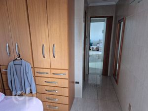 Image 11 - 872502