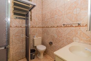 Image 18 - 872508