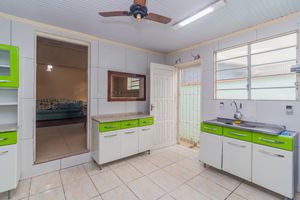 Image 19 - 872508