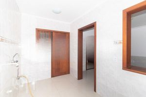 Image 5 - 872516
