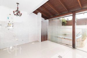 Image 15 - 872516