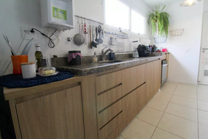 Image 17 - 872521