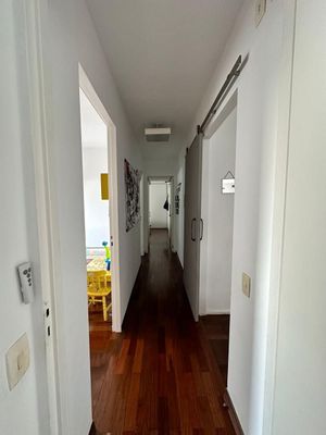 Image 18 - 872521