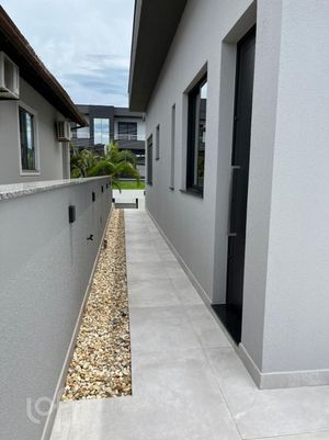 Image 12 - 872522