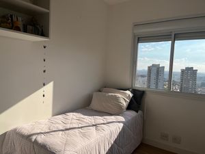 Image 17 - 872524