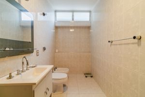 Image 11 - 872531