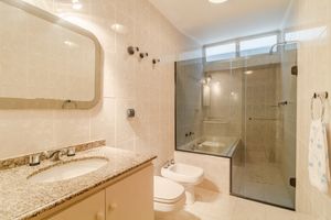 Image 19 - 872531