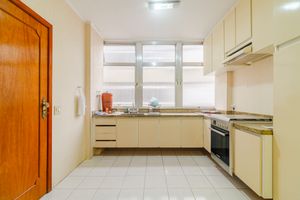 Image 7 - 872531