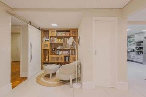 Image 1 - 872537