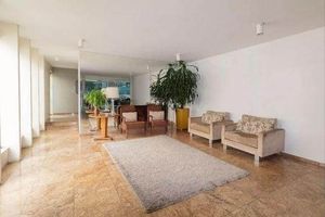 Image 19 - 872599