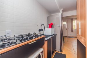 Image 18 - 872608