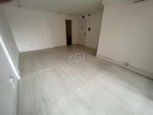 Image 1 - 872618