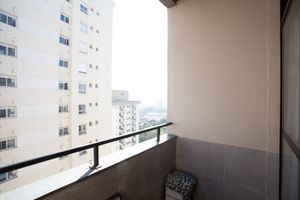 Image 5 - 872622